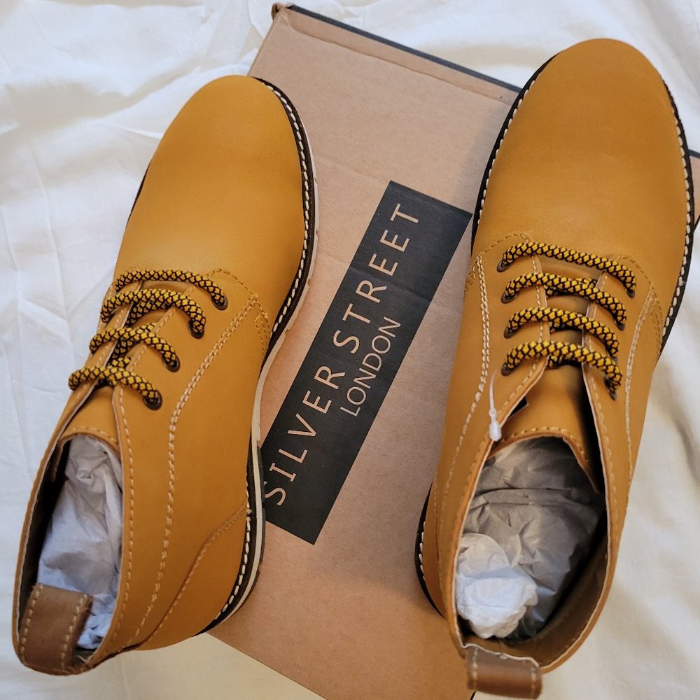 Silver Street of London / Chukkah Boots / Light Brown Leather / Size 9